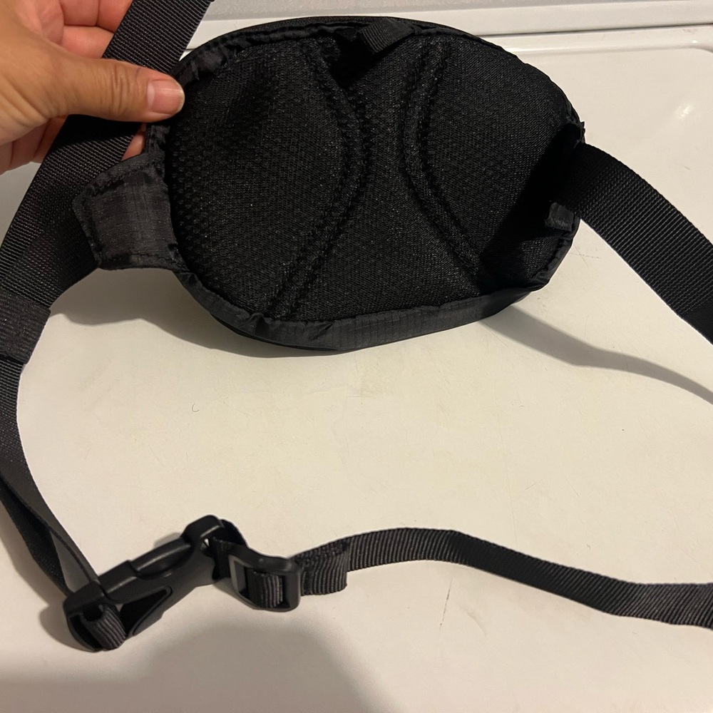 Patagonia Black Nylon Waist Pack with Logo Patch - Picture 4 of 6